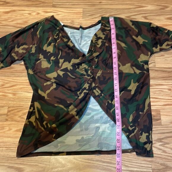 Fashion Nova Camo Knotted Shirt, Top oversized, medium - Picture 7 of 7